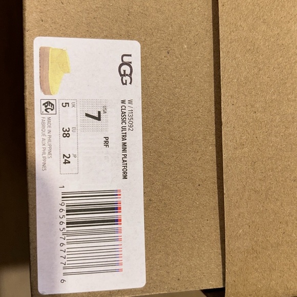 Ugg classic ultra mini platform boots in Pearfect yellow - Picture 6 of 6